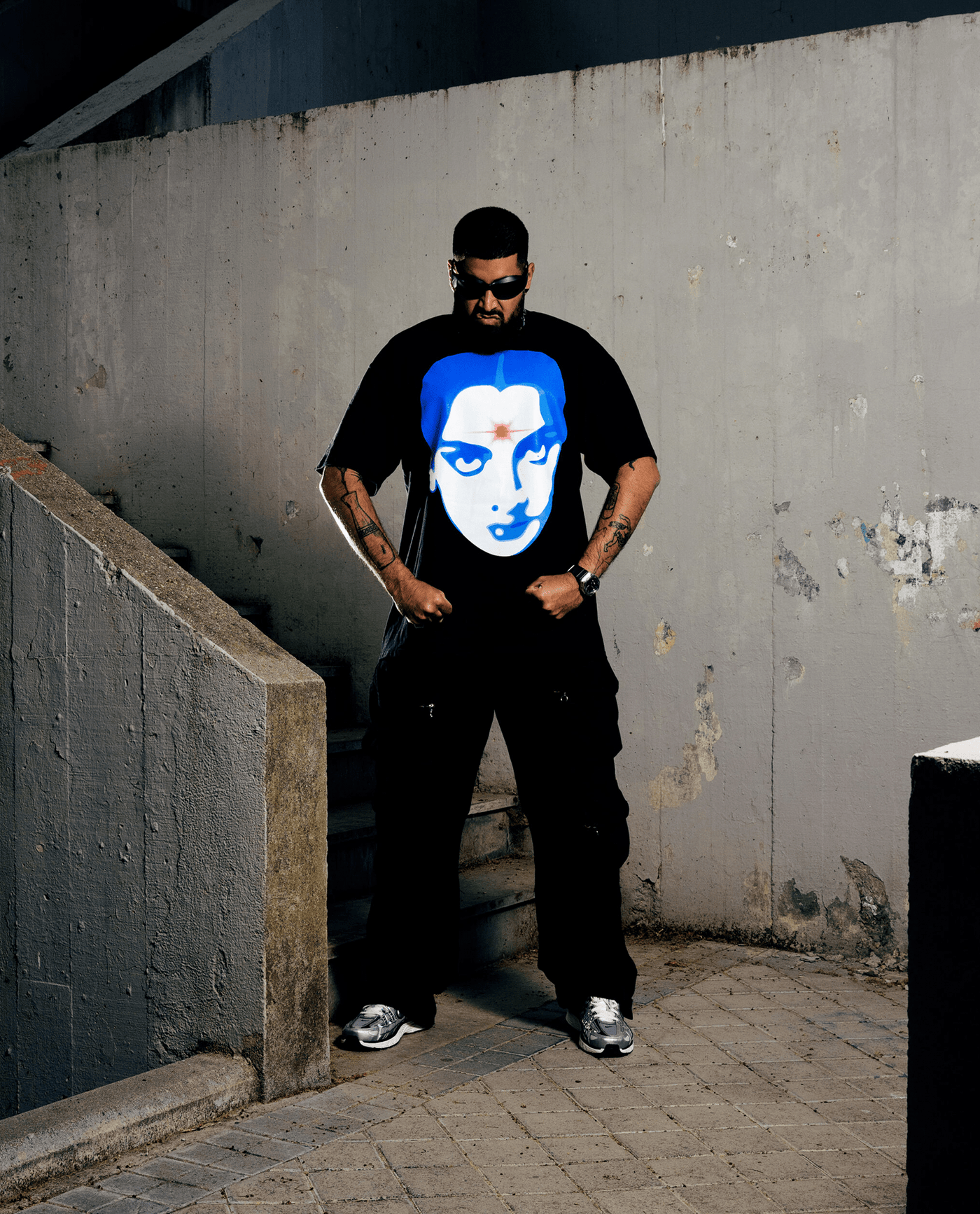 Abhir - Camiseta "Bindhi" Negra - D2fy - Direct To Fans - ABHIR