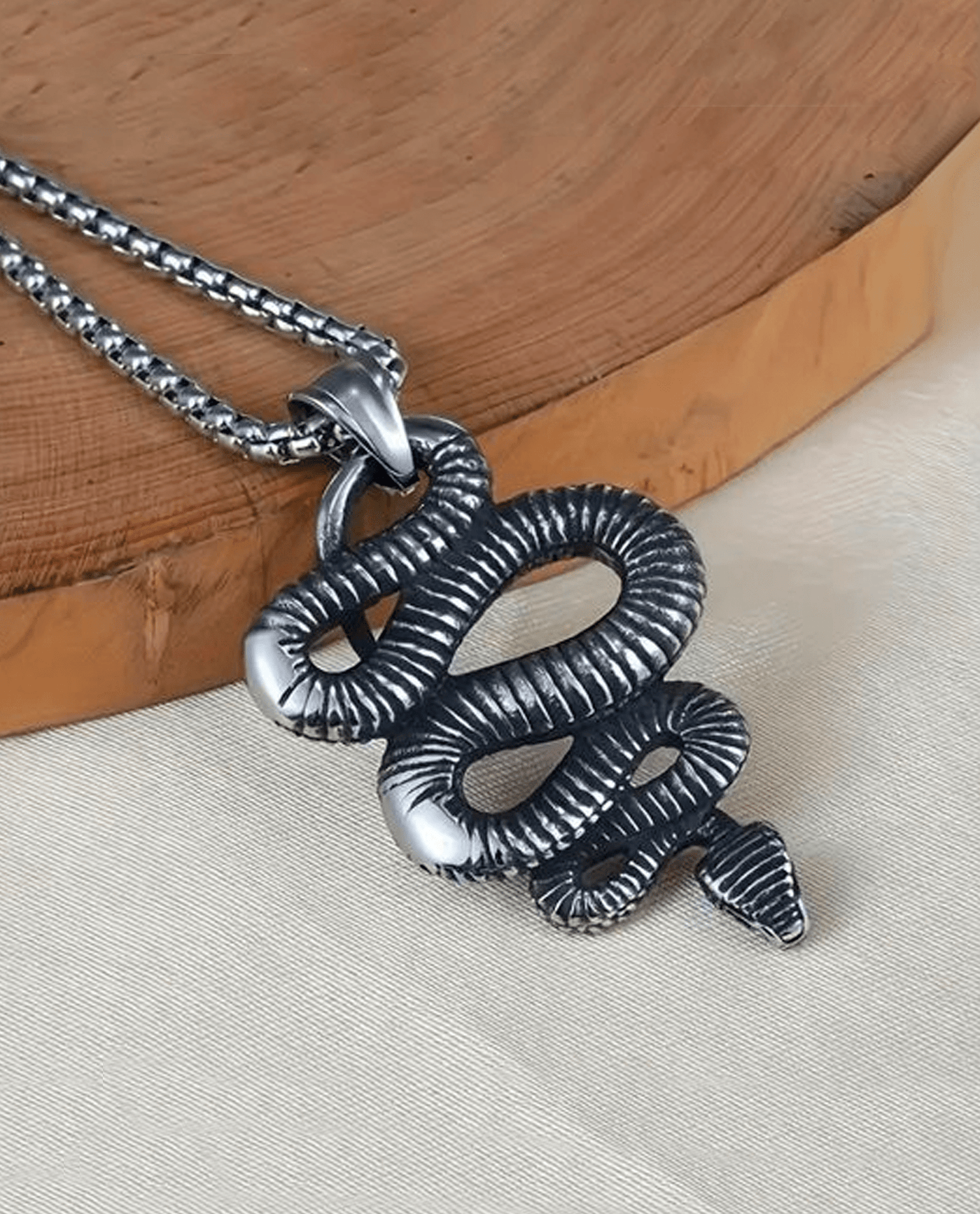Music Legends - N173 Collar ajustable "Spiral Snake" - D2fy - Direct To Fans - D2fy